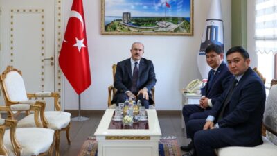 Kazakistan Cumhuriyeti İstanbul Başkonsolosu Nuriddin Amankul ve Konsolos Aybek Yestleuov,