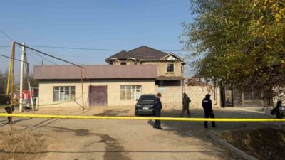 Kazakistan'ın Türkistan bölgesinde bir evde meydana gelen yangında, 9'u çocuk