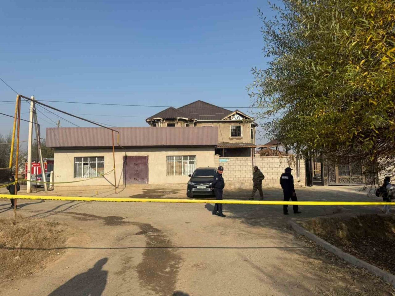 Kazakistan'ın Türkistan bölgesinde bir evde meydana gelen yangında, 9'u çocuk