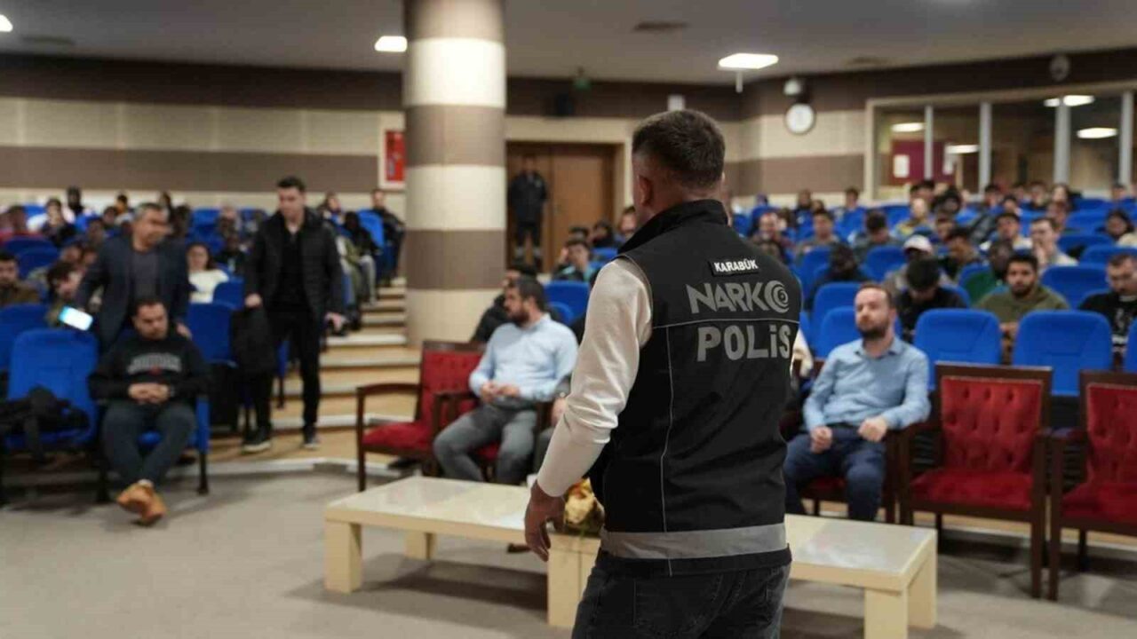 Karabük Üniversitesi, madde bağımlılığına karşı gençleri bilgilendirmek amacıyla "Narkorehber Gençlik