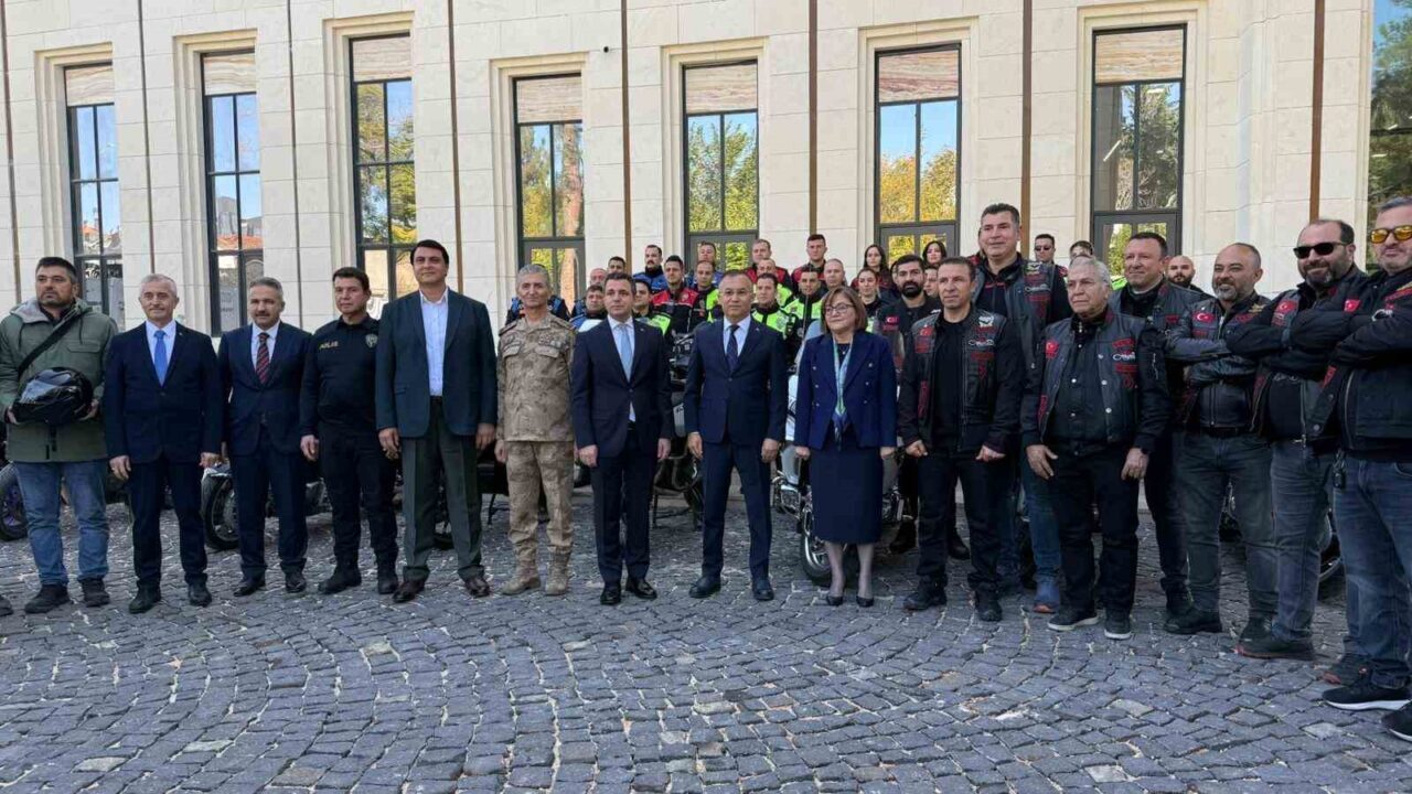 Gaziantep'te "Kask Farkındalık Projesi" tanıtıldı. Vali Kemal Çeber, motosiklet kazalarının
