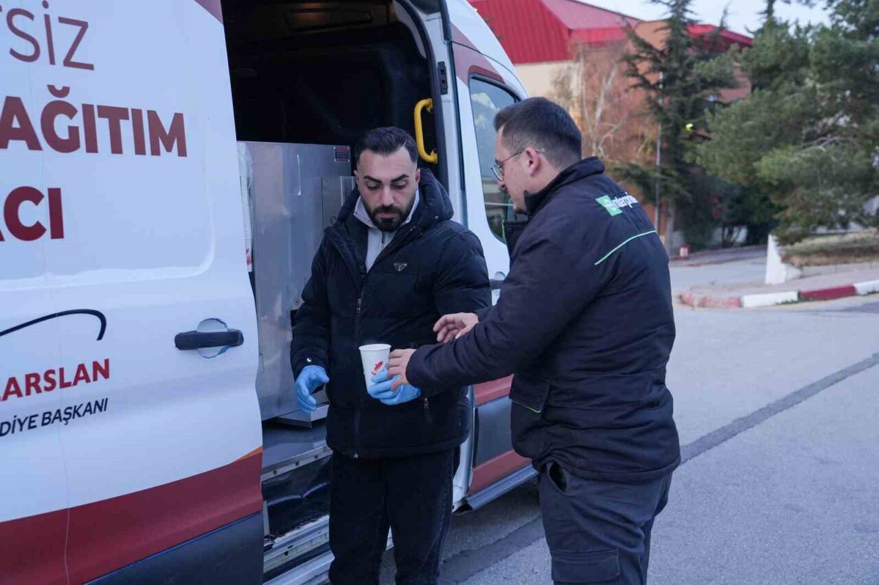 Keçiören Belediyesi, Soğuk Havalar İçin Sıcak Çorba İkramına Başladı