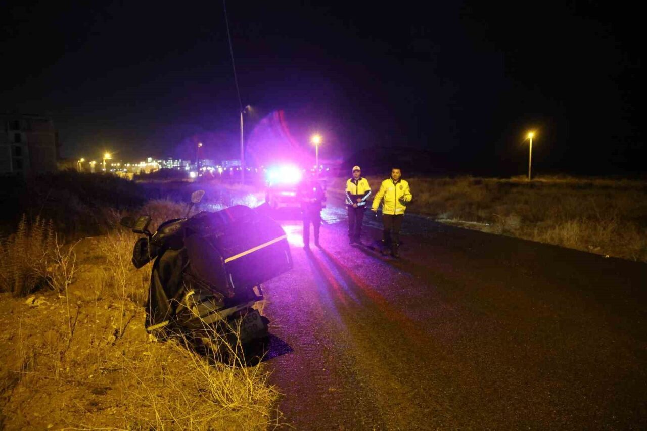 Nevşehir'de Emrah K., önüne çıkan kediye çarpmamak için fren yapınca