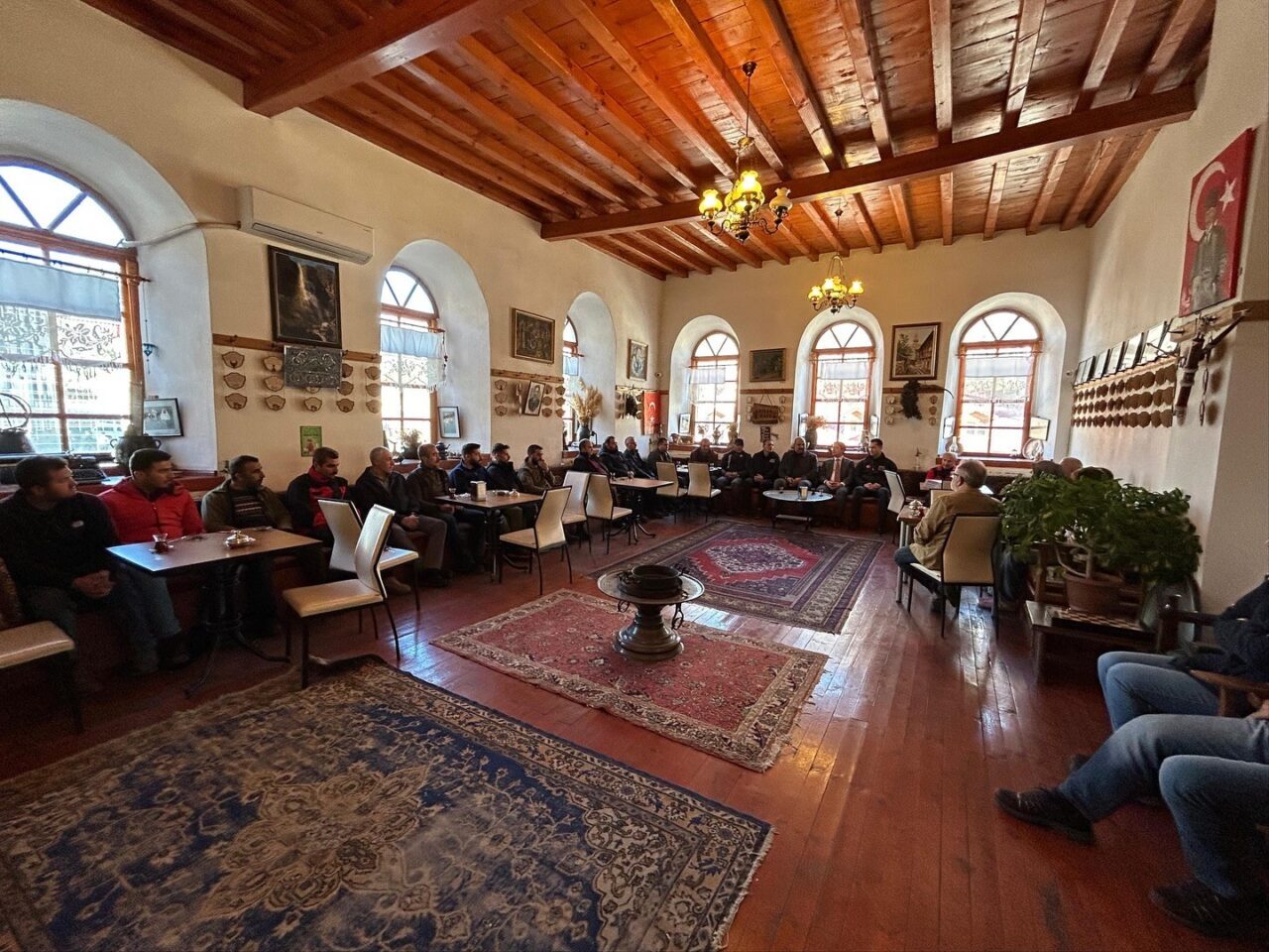 Erzincan'ın Kemaliye ilçesinde AFAD gönüllüsü saha eğitimleri gerçekleştirildi. Kaymakam Emirhan