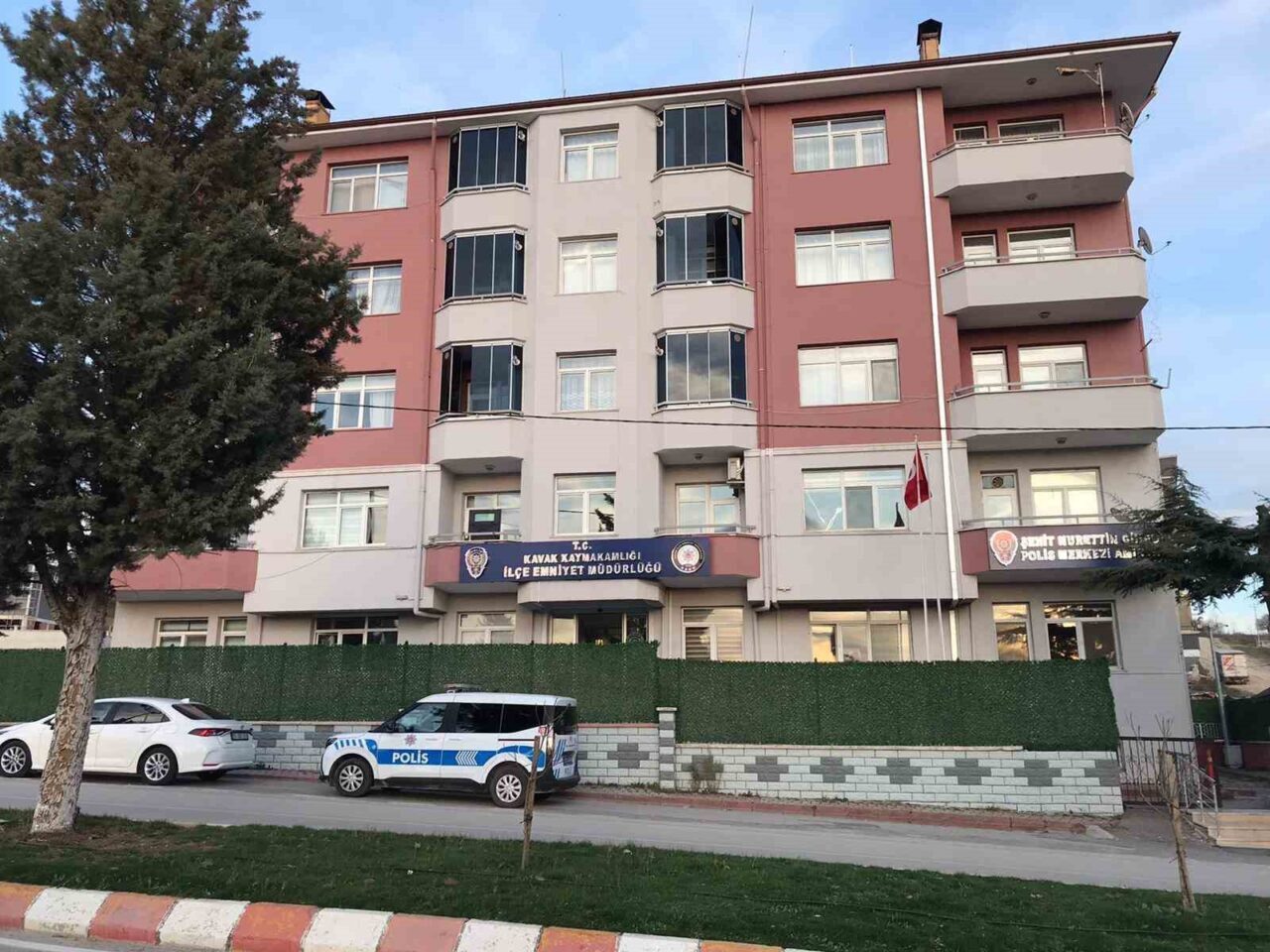 Samsun'un Kavak ilçesinde 42 yaşındaki polis memuru Aydın O., görev
