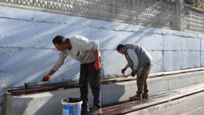 Kepez Belediyesi, Yüzüncü Yıl ve Turgut Reis Ortaokulları'nda oturma bankları