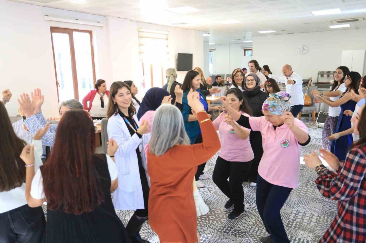 Piri Reis Ortaokulu öğrencileri ve öğretmenleri, Kepez Belediyesi Şefkat ve