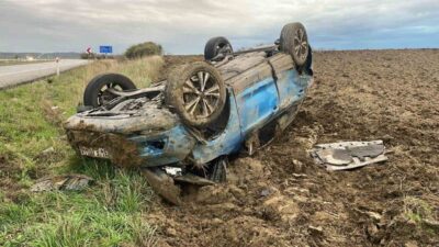Edirne'nin Keşan ilçesinde H.K. idaresindeki otomobil, kontrolden çıkarak takla attı.