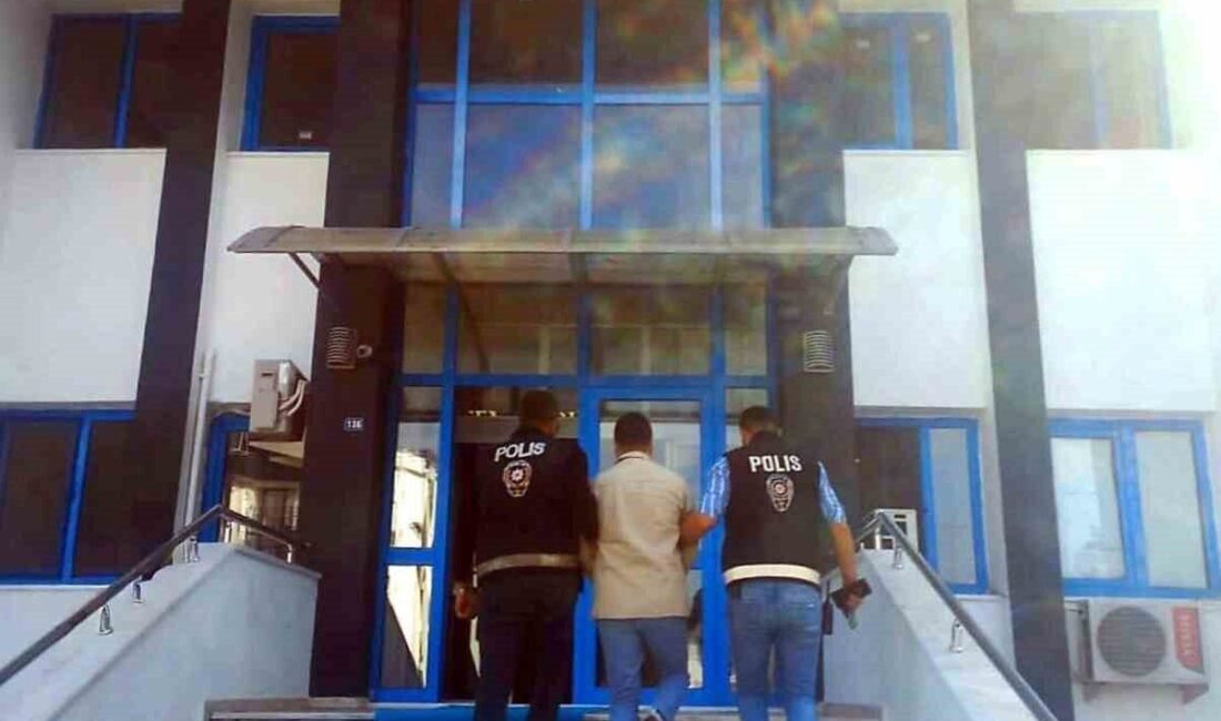 FETÖ Üyesi R.C.C. İkametinde Yakalanarak Tutuklandı Muğla'da gerçekleştirilen operasyonla, FETÖ üyesi R.C.C. isimli şahıs, hakkında kesinleşmiş