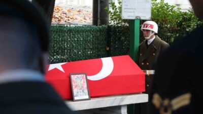 Kıbrıs Gazisi Mehmet Kul (72), Sakarya'nın Akyazı ilçesinde düzenlenen törenle