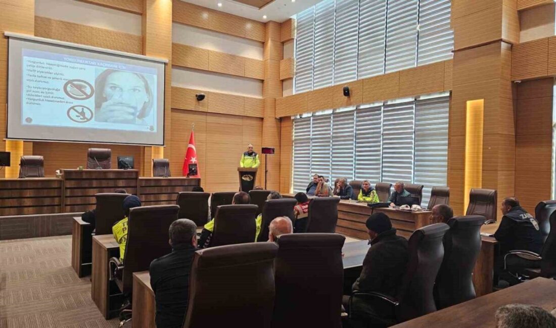 Kilis'te düzenlenen eğitim, hafriyat işinde yer alan firma temsilcileri ve