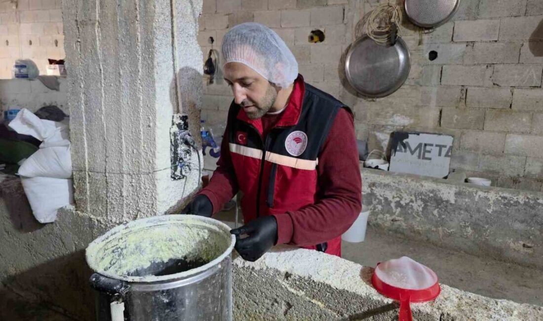 Kilis'te, Ekrem Çetin Mahallesi'nde bir evin altında kaçak yoğurt ve