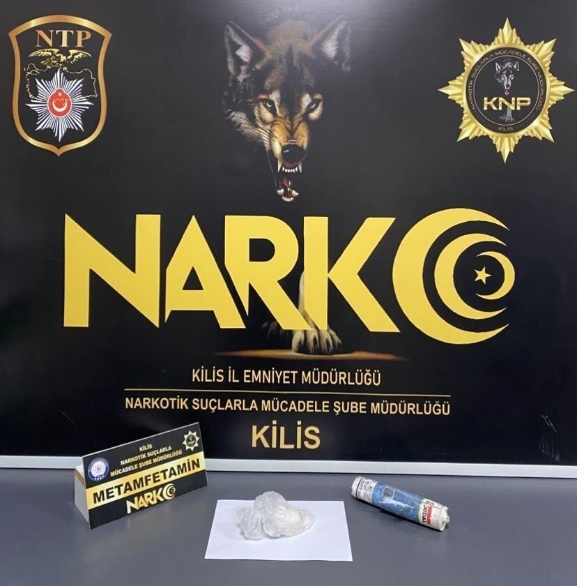 Kilis'te düzenlenen uyuşturucu operasyonunda, 71,45 gram metamfetamin ile yakalanan M.B.