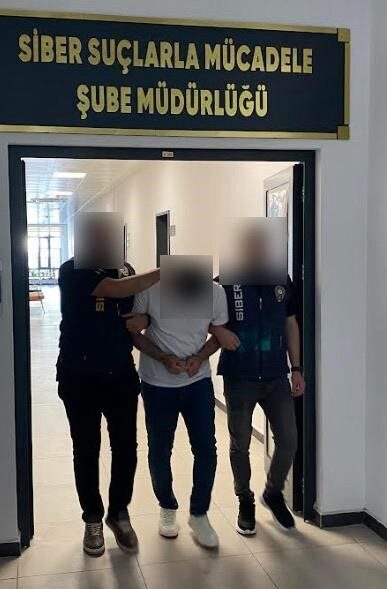 Kocaeli'de sosyal medyadan vatandaşların kimlik bilgilerini çalarak sahte kredi kartı