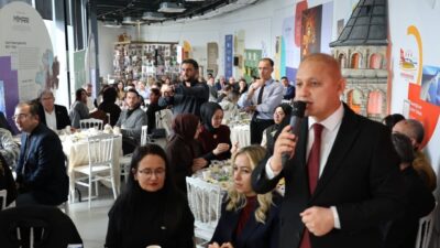 Kırıkkale Belediyesinin 24 Kasım Öğretmenler Günü etkinliğinde, Başkan Ahmet Önal