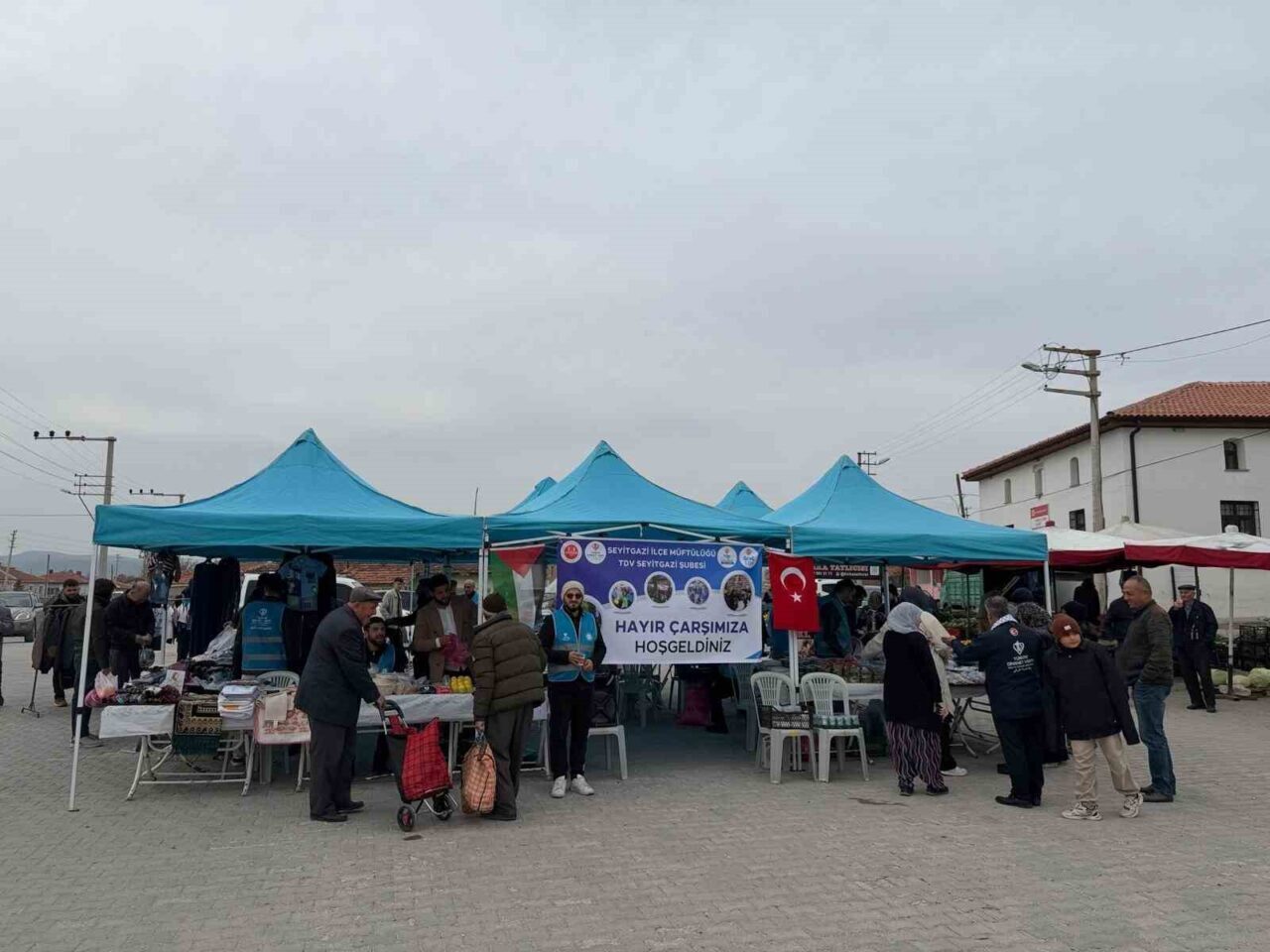 Eskişehir'in Seyitgazi ilçesinde, Gazze'deki ihtiyaç sahiplerine destek amacıyla bir hayır