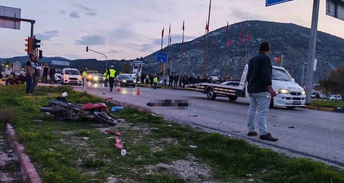 Kırkağaç’ta Otomobil ve Motosikletin Çarpışması Sonucu Bir Kişi Ağır Yaralandı Manisa'nın Kırkağaç ilçesinde otomobil ile motosikletin çarpıştığı kazada motosiklet sürücüsü