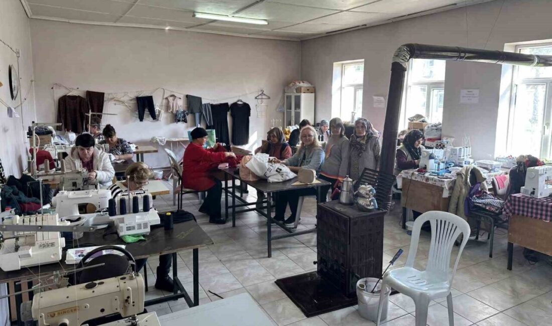 Tekirdağ’ın Muratlı ilçesindeki Kırkkepenekli Mahallesi Kurs Merkezi, dikiş kursuyla kadınlara