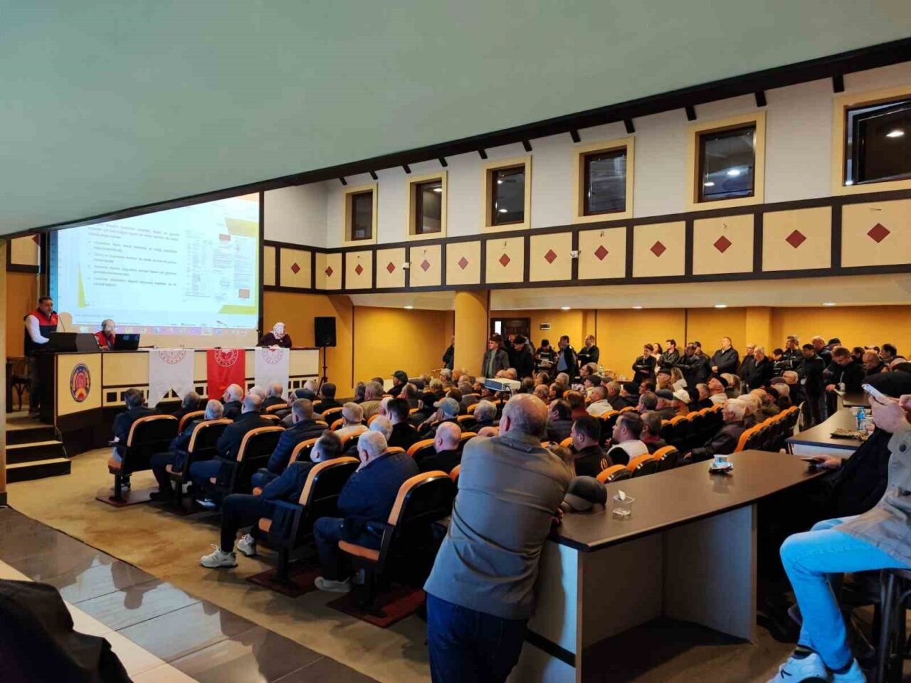 Kırklareli'nin Babaeski ilçesinde düzenlenen bilgilendirme toplantısında, Tarım ve Orman Müdürlüğü