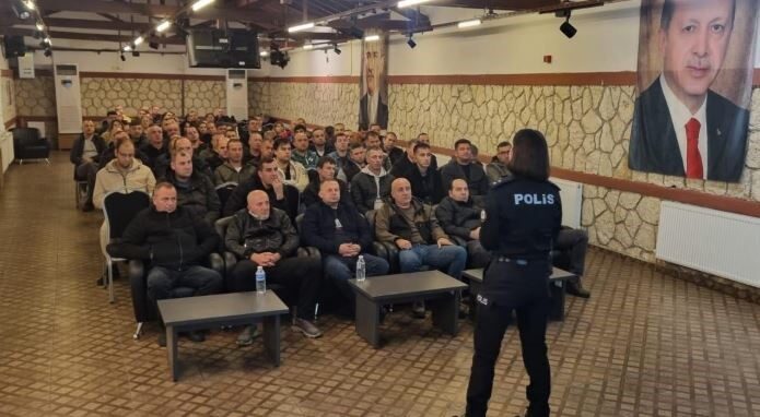 Kırklareli’nde Özel Güvenlik Görevlilerine Eğitim Programı Düzenlendi Kırklareli İl Emniyet Müdürlüğü, özel güvenlik görevlilerine yönelik eğitim programı