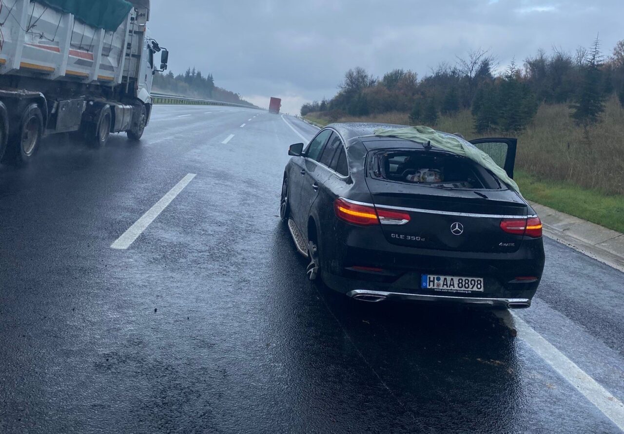 Kırklareli'nin Lüleburgaz ilçesinde aniden başlayan sağanak yağış, akşam saatlerinde şiddetini