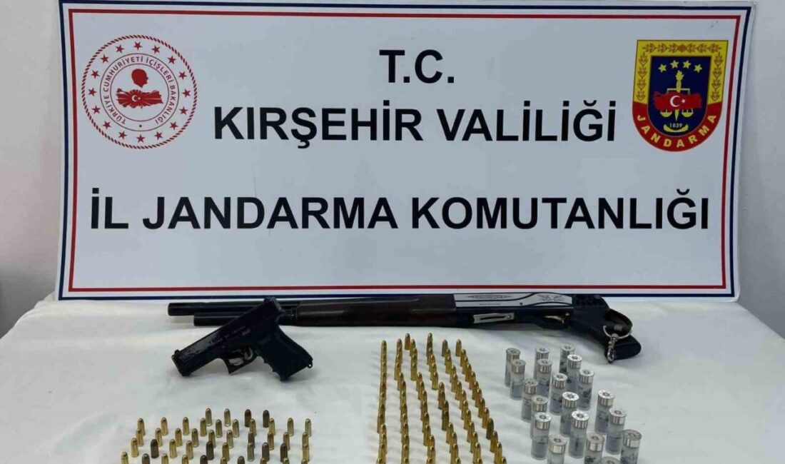 Kırşehir’de Ruhsatsız Silah Bulunduran Üç Kişi Jandarma Tarafından Yakalandı Kırşehir İl Jandarma Komutanlığı, ruhsatsız silah bulunduran A.D., S.O. ve