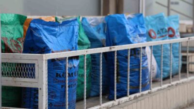 Kırşehir'de hava sıcaklıklarının düşmesi kömür satışlarında önemli bir artışa neden