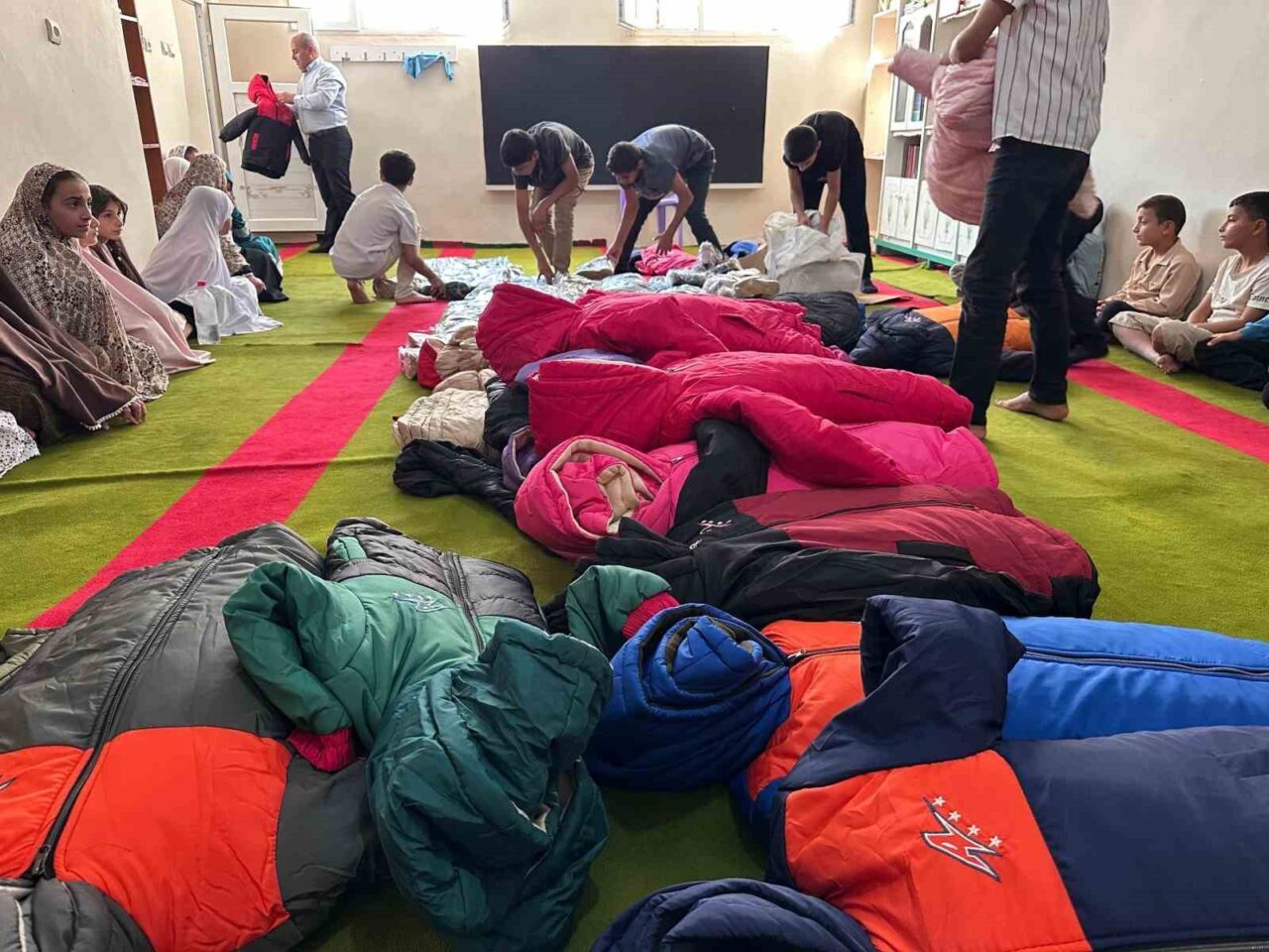 Ankara Emniyet Müdürlüğü'nde görevli Mustafa Şahin, "Kış Gelmeden Sen Gel"