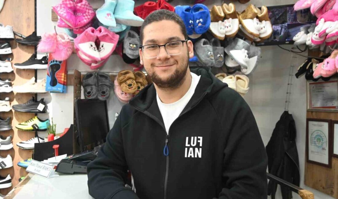 Eskişehir’de Kış Şartlarının Hafifliği Bot Satışlarını Olumsuz Etkiledi Eskişehir'de kış mevsiminin etkisiz kalması, bot satışlarını olumsuz etkiliyor. Ayakkabı