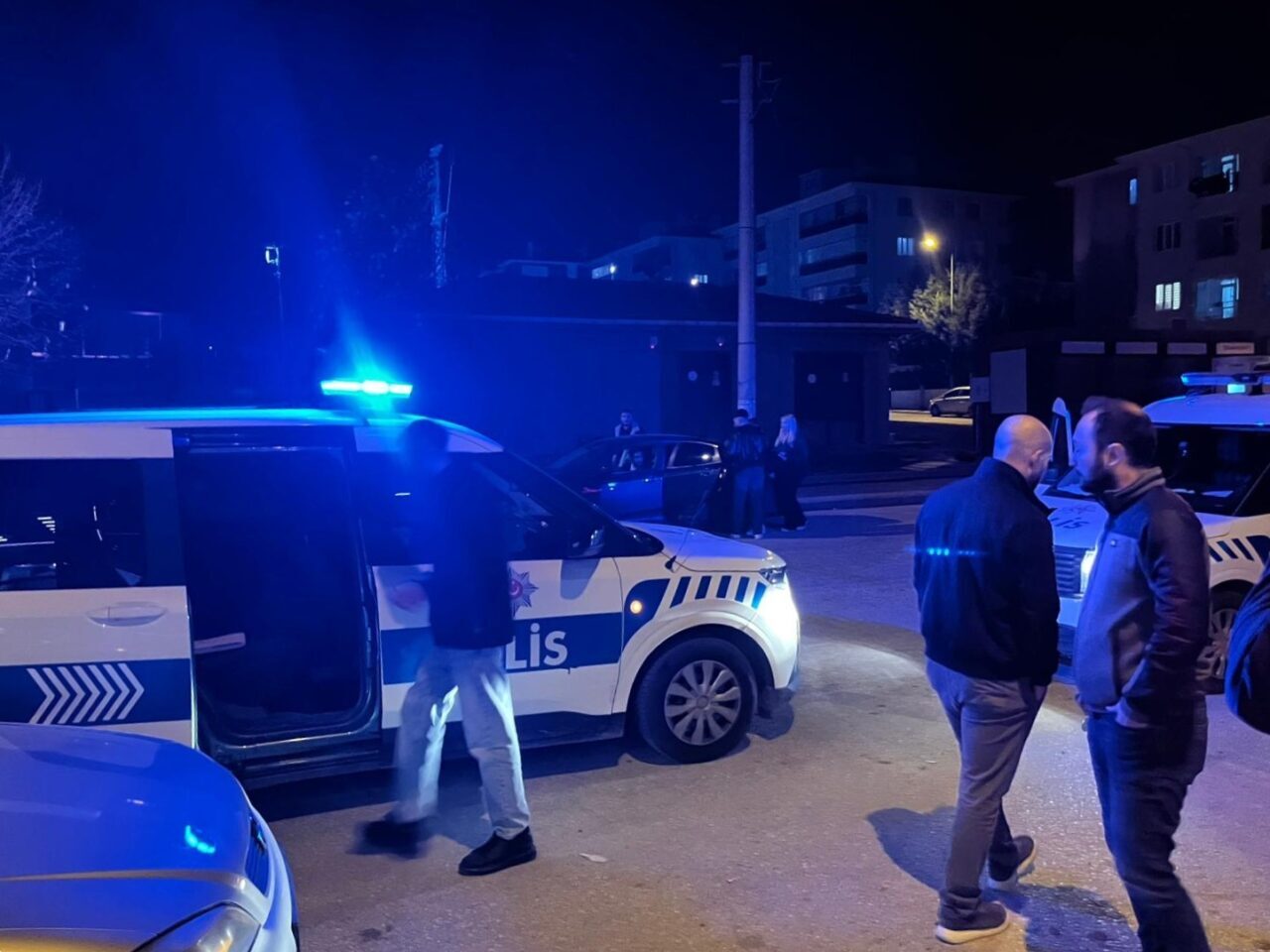 Eskişehir'de, kız arkadaş yüzünden iki grup arasında çıkan tartışma kavgaya