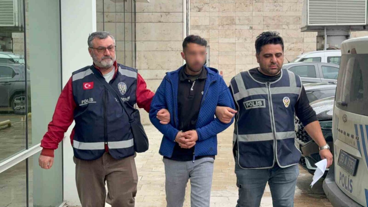 Samsun'un Canik ilçesinde O.D. (28), tartıştığı ailesinin üzerine kasap bıçağı