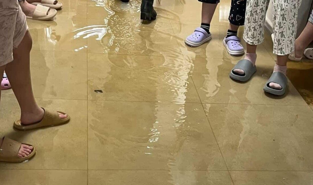 Bilecik’teki Halime Hatun Kız Yurdu’nda Su Baskını Paniği Yaşandı Bilecik'te bu yıl faaliyete geçen Halime Hatun Kız Yurdu, bir