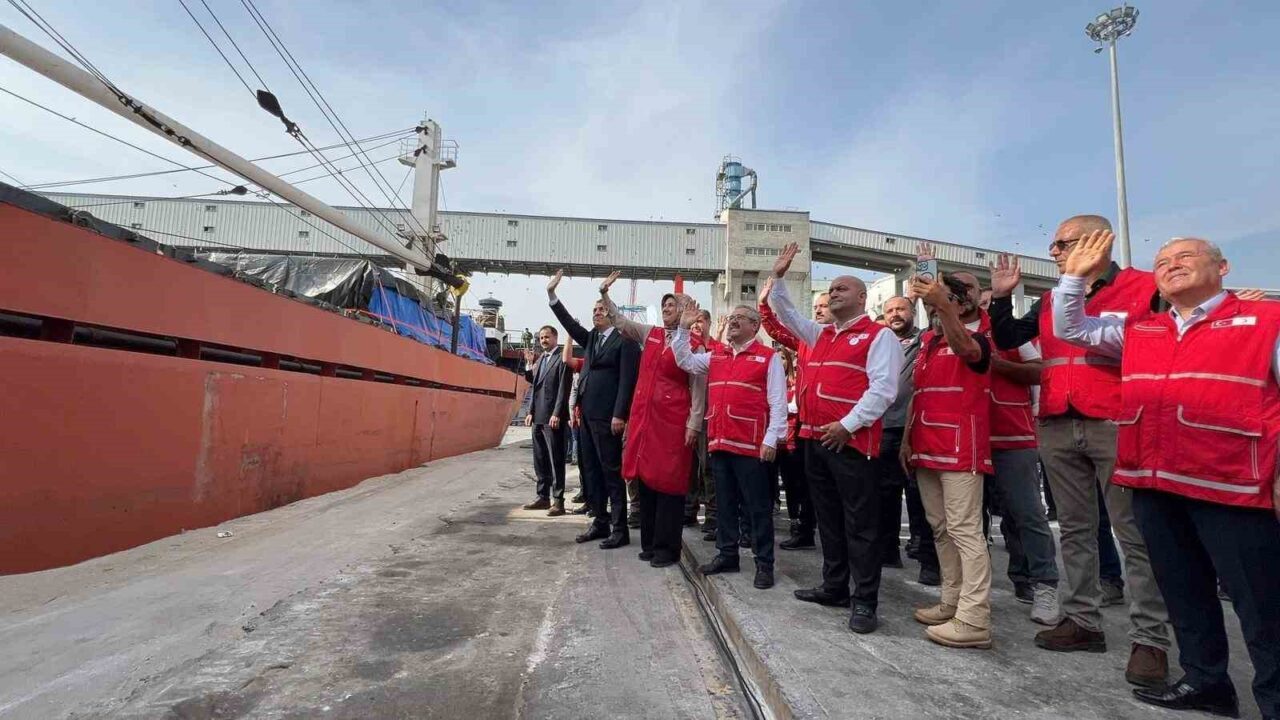 Kızılay, Gazze'deki insani krizi hafifletmek için 18. İyilik Gemisi'ni Mersin