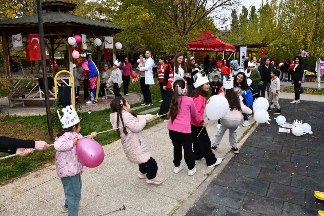 Tunceli'de 29 Ekim-4 Kasım tarihleri arasında Kızılay Haftası, birçok etkinlikle