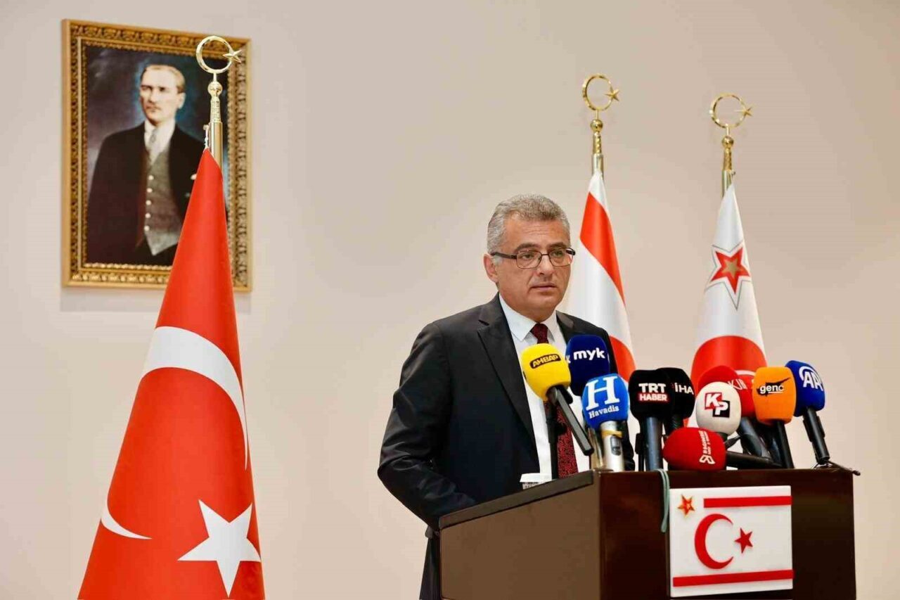 KKTC Cumhurbaşkanı Tufan Erhürman, GKRY lideri Nikos Hristodulidis ile yaptığı