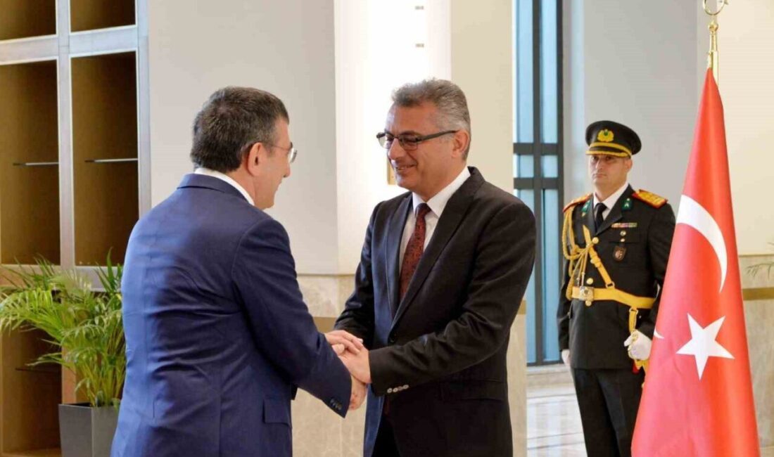 KKTC’nin 42. Kuruluş Yıl Dönümü İçin Girne Kapısı’nda Tören Düzenlendi Kuzey Kıbrıs Türk Cumhuriyeti’nin 42. kuruluş yıl dönümü, Girne Kapısı’ndaki