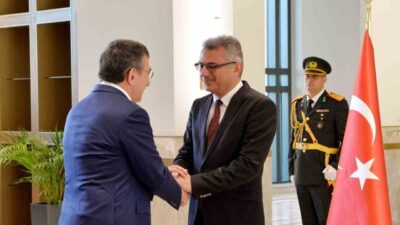 Kuzey Kıbrıs Türk Cumhuriyeti’nin 42. kuruluş yıl dönümü, Girne Kapısı’ndaki