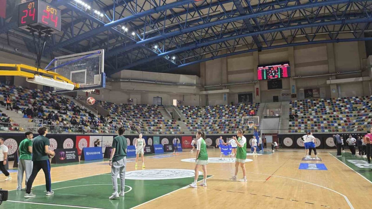 Kadınlar Basketbol Süper Ligi'nde Kocaeli Kadın Basketbol ile Dardanel Çanakkale