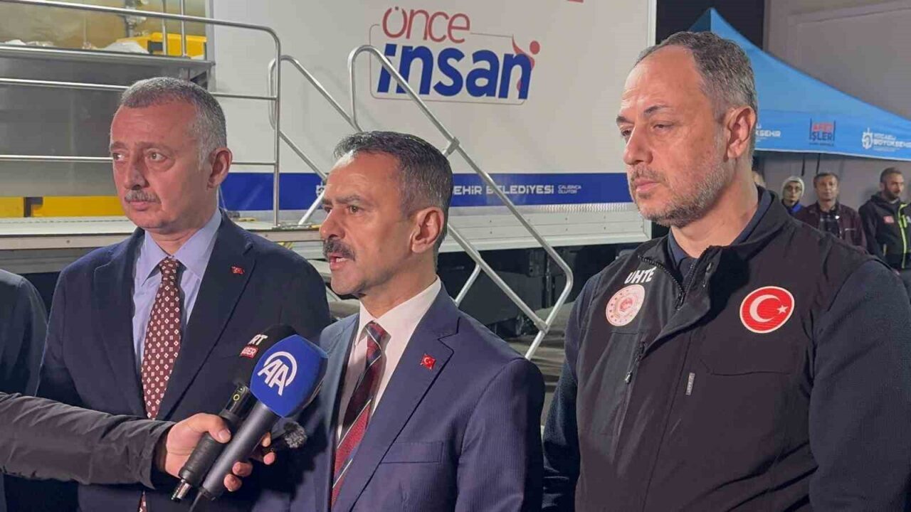 Kocaeli'nin Gebze ilçesinde yıkılan bina sonrası hayatını kaybeden Bilir ailesinin