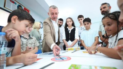 Kocaeli Büyükşehir Belediyesi, dar gelirli ailelere yönelik eğitim desteği projesi