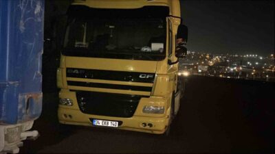 Kocaeli'nin Dilovası ilçesinde, Zeki Salapa'nın park ettiği tıra çarpan Hakan