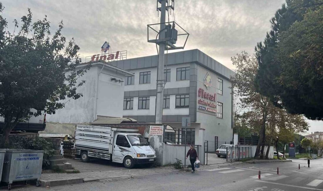 Kocaeli'nin Gebze ilçesindeki Final Akademi Okulları'nda 14 öğrenci, kantinden aldıkları
