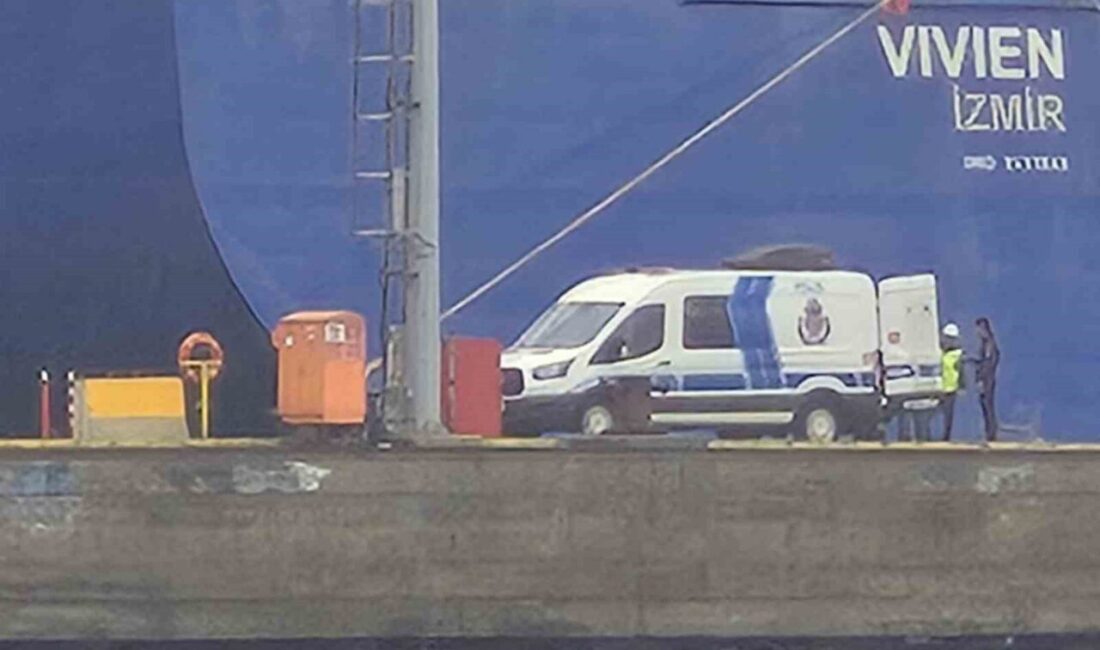 Kocaeli'nin Körfez ilçesinde alabora olan teknede 1 kişi hayatını kaybetti,