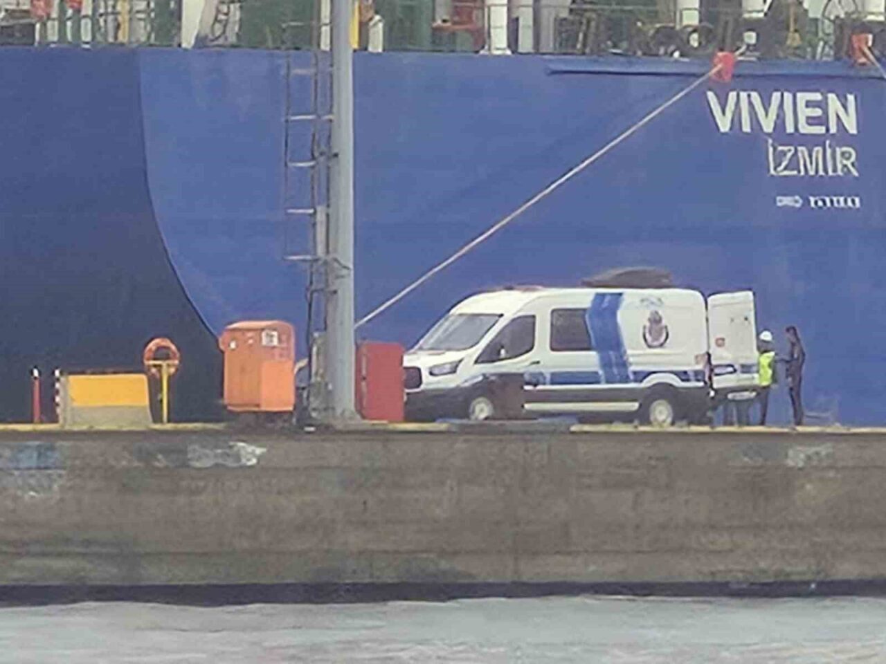 Kocaeli'nin Körfez ilçesinde alabora olan teknede 1 kişi hayatını kaybetti,