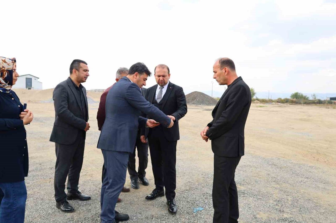 Koçarlı İlçe Devlet Hastanesi'nin geçici hizmet vereceği alanın hazırlanması için