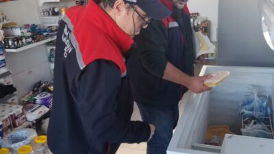 Aydın’ın Koçarlı ilçesinde gıda güvenliğini sağlamak amacıyla denetimler devam ediyor.
