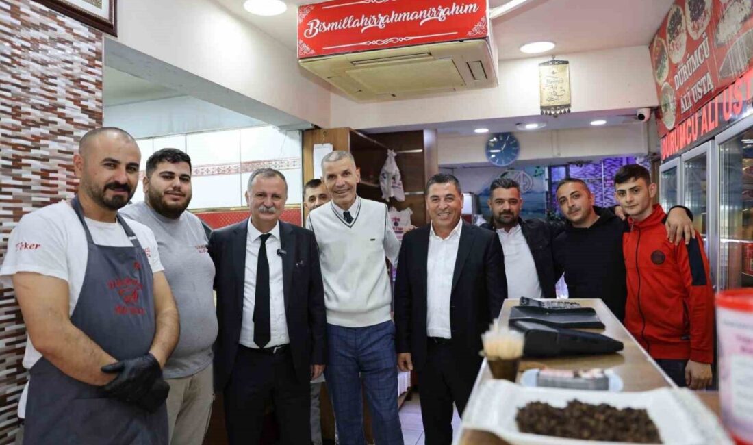 Başkan Semih Balaban, Esnaf ve Vatandaşlarla Mahalle Ziyaretinde Bir Araya Geldi Unusemre Belediye Başkanı Semih Balaban, mahalle ziyaretleri çerçevesinde esnafla bir