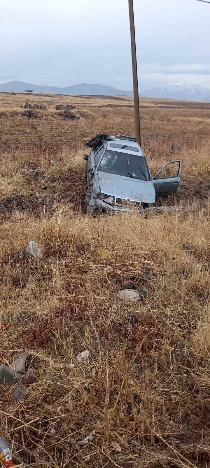 Kayseri'nin Tomarza ilçesinde, direksiyon hakimiyetini kaybeden bir sürücünün aracı boş