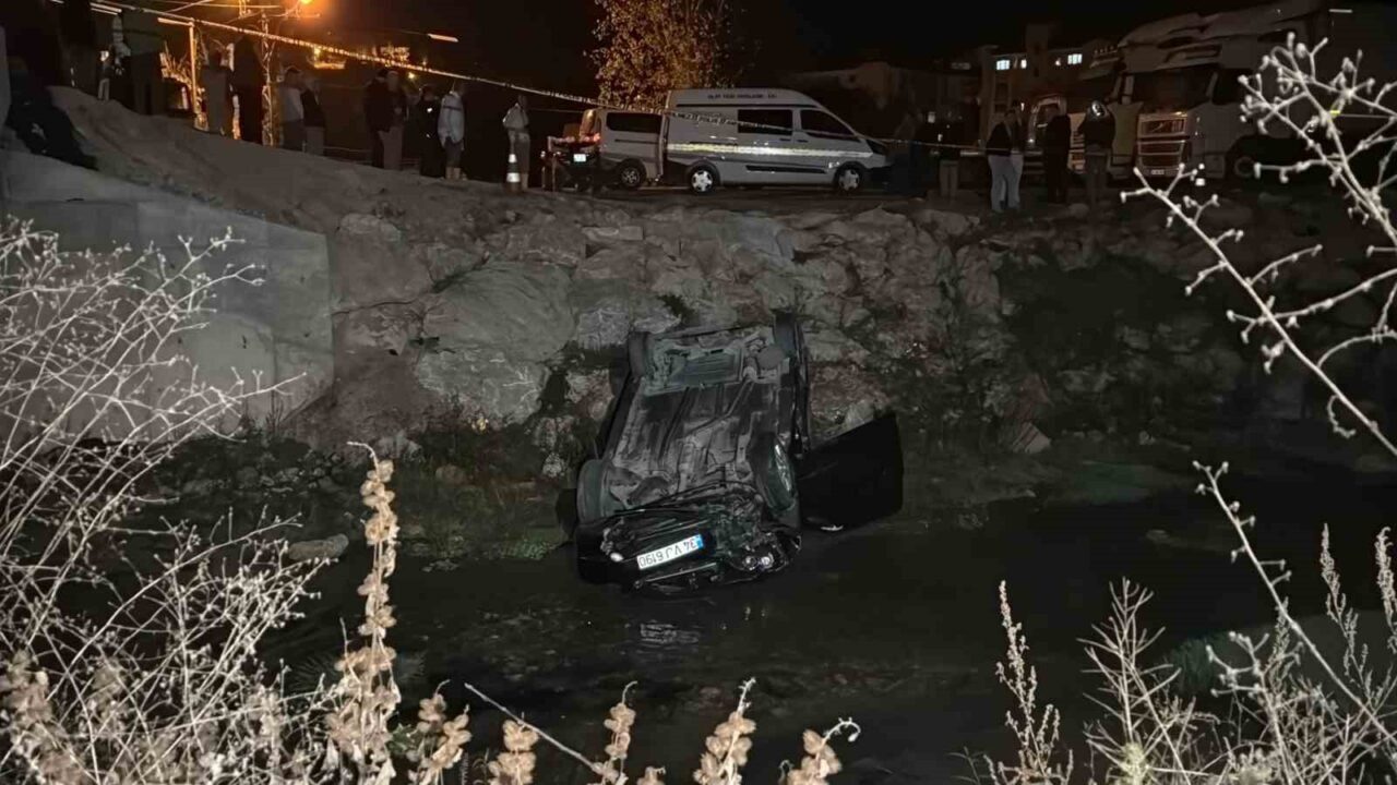 Karabük'ün Eskipazar ilçesinde Okan D. yönetimindeki otomobil, aşırı hız ve