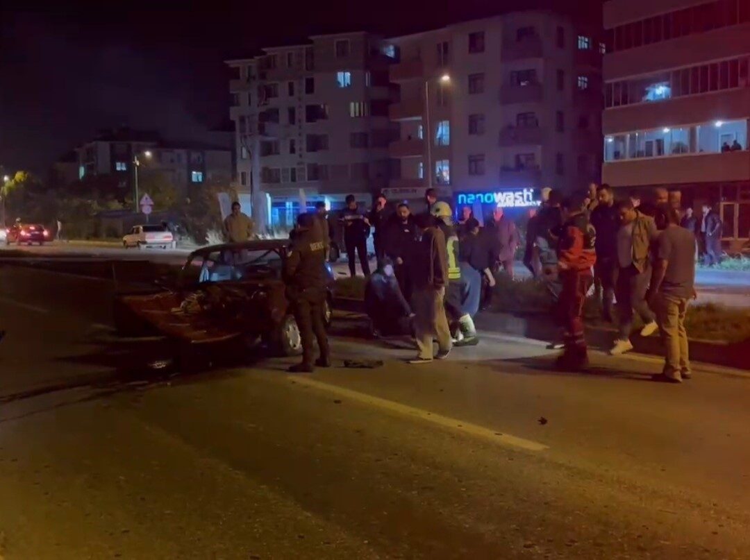 Bartın Gölbucağı'nda H. E.'nin kullandığı otomobil, direksiyon hâkimiyetinin kaybolması sonucu